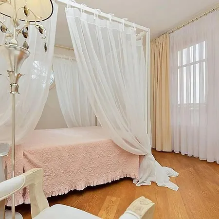 Lucca Splendory Nest *